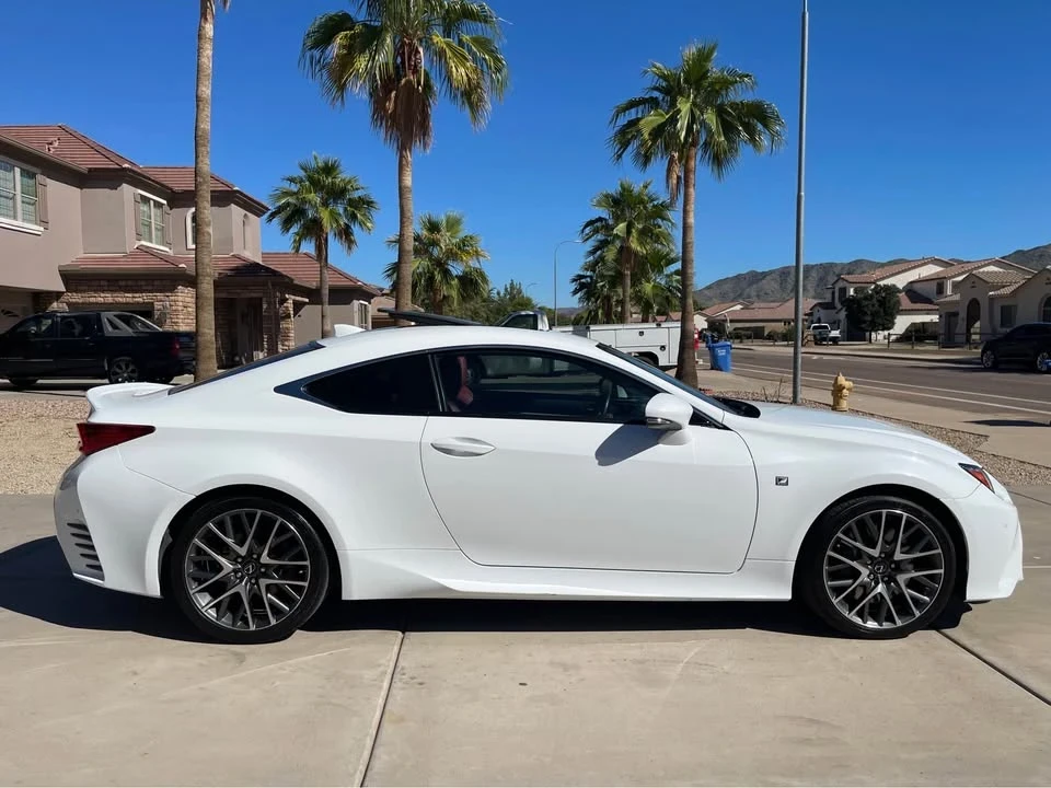 2015 Lexus RC - Image 15 of 18