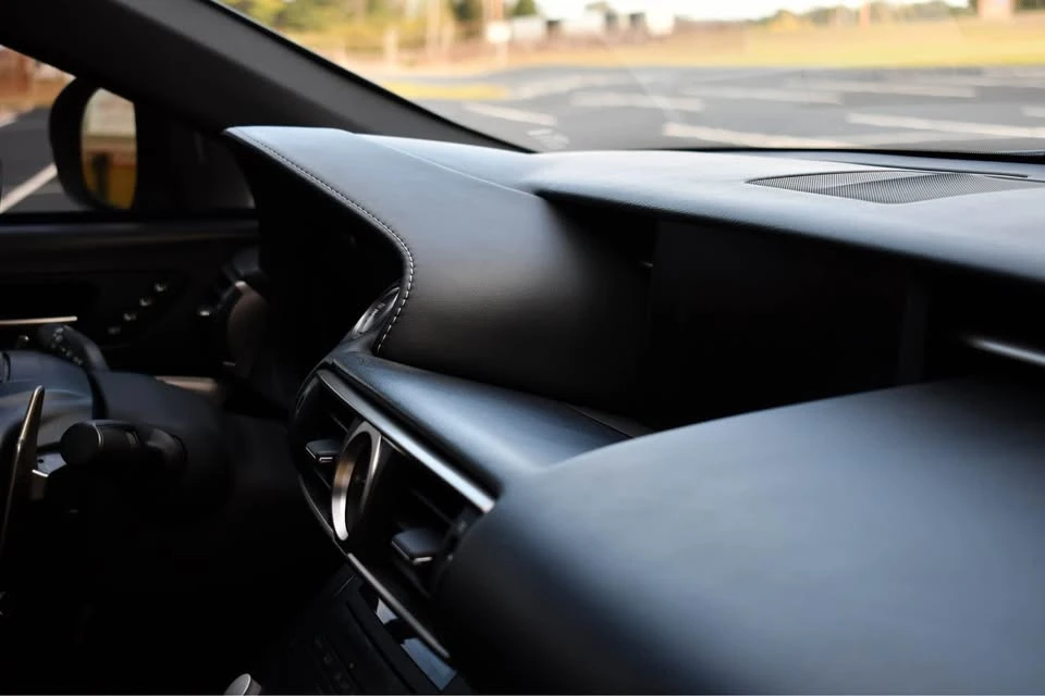 2015 Lexus RC - Image 4 of 20