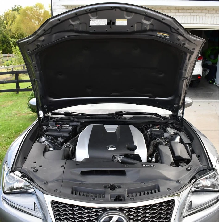 2015 Lexus RC - Image 19 of 20