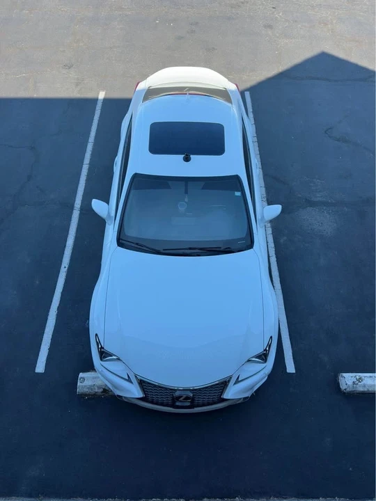 2015 Lexus RC - Image 6 of 9