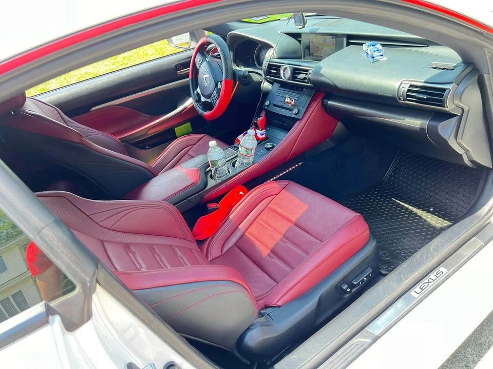 2015 Lexus RC - Image 11 of 20