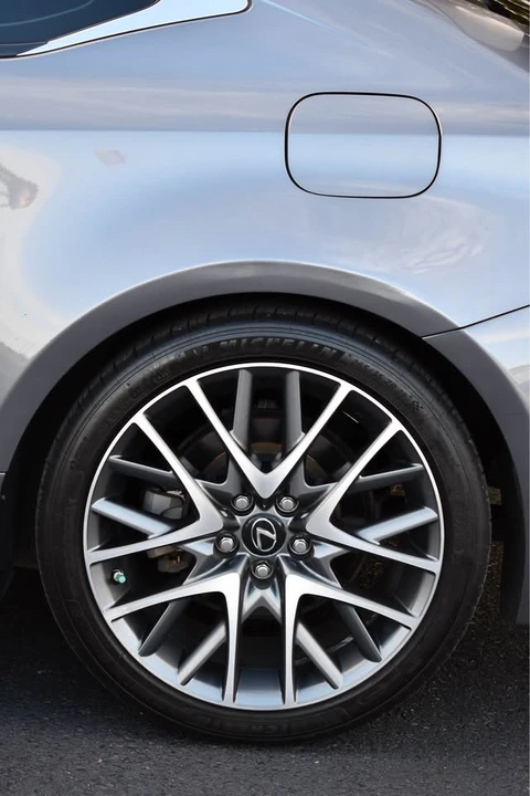 2015 Lexus RC - Image 7 of 20