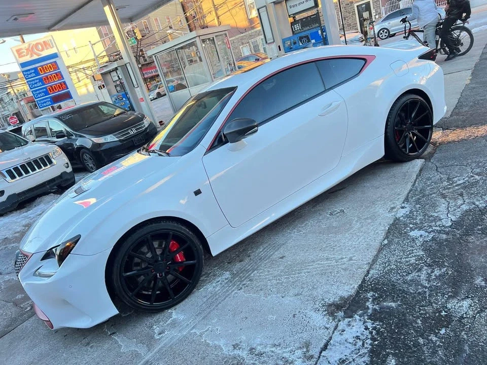2015 Lexus RC - Image 17 of 20