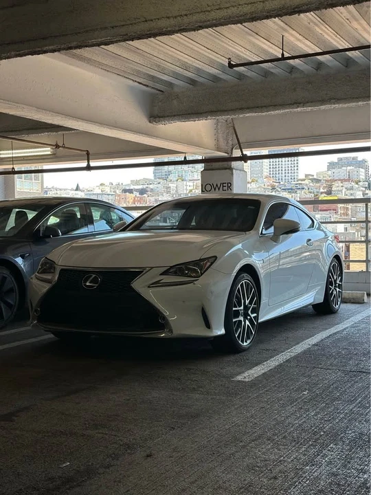 2015 Lexus RC - Image 2 of 9