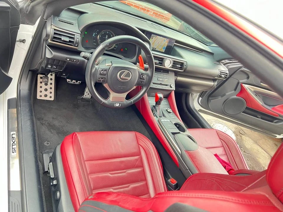 2015 Lexus RC - Image 19 of 20