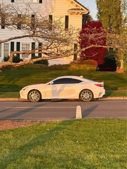 2015 Lexus RC - Image 9 of 9