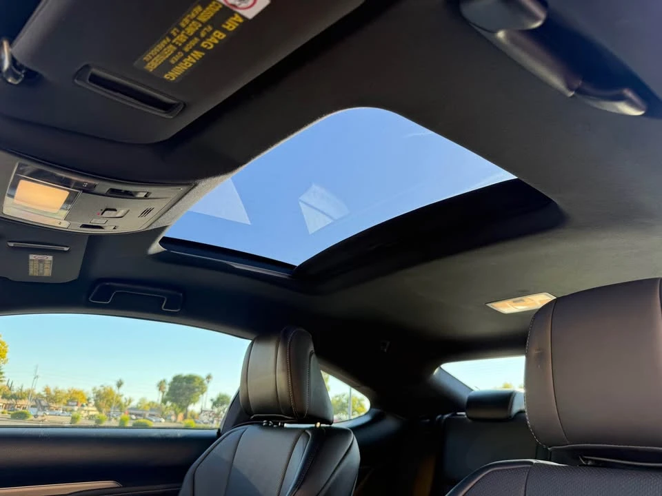 2015 Lexus RC - Image 17 of 20