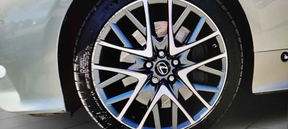 2015 Lexus RC - Image 4 of 12