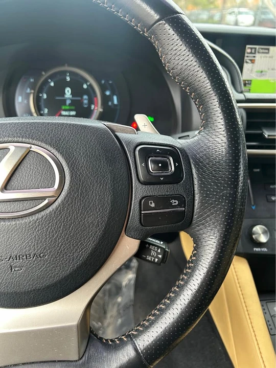 2015 Lexus RC - Image 14 of 16