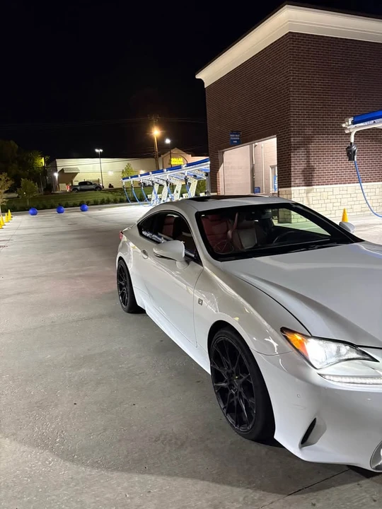 2015 Lexus RC - Image 8 of 10