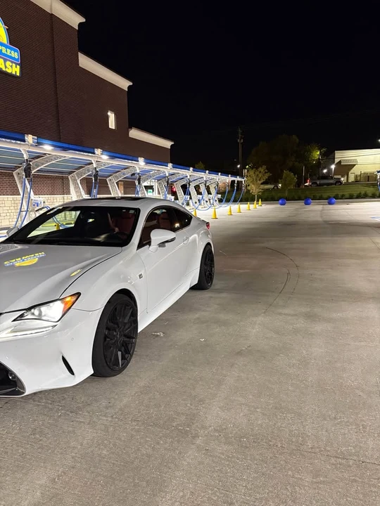2015 Lexus RC - Image 9 of 10