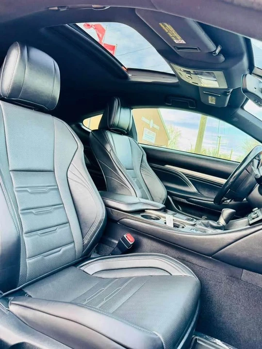 2015 Lexus RC - Image 18 of 20