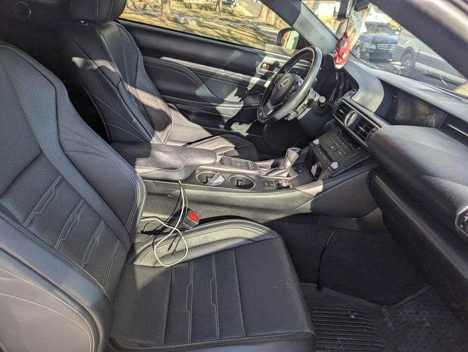 2015 Lexus RC - Image 4 of 6
