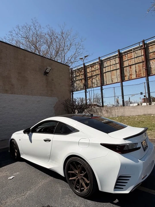 2015 Lexus RC - Image 16 of 19
