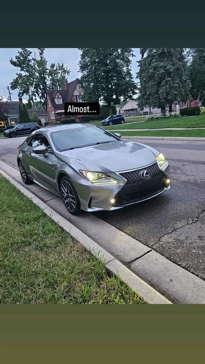 2015 Lexus RC - Image 11 of 14