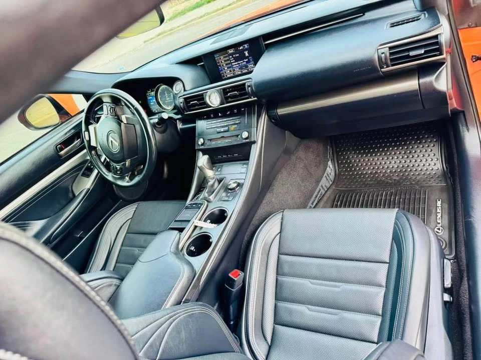 2015 Lexus RC - Image 15 of 20