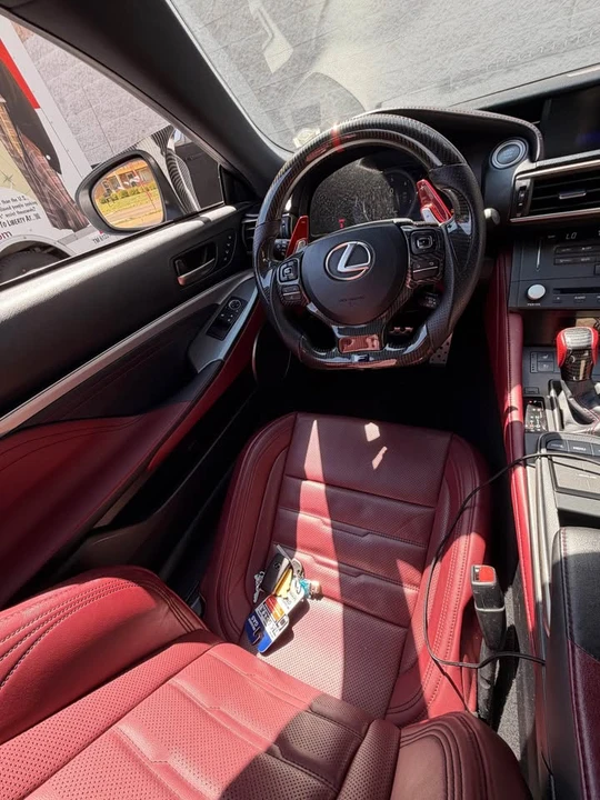 2015 Lexus RC - Image 11 of 19