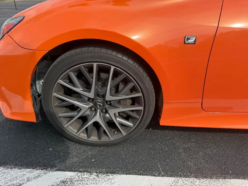 2015 Lexus RC - Image 13 of 15