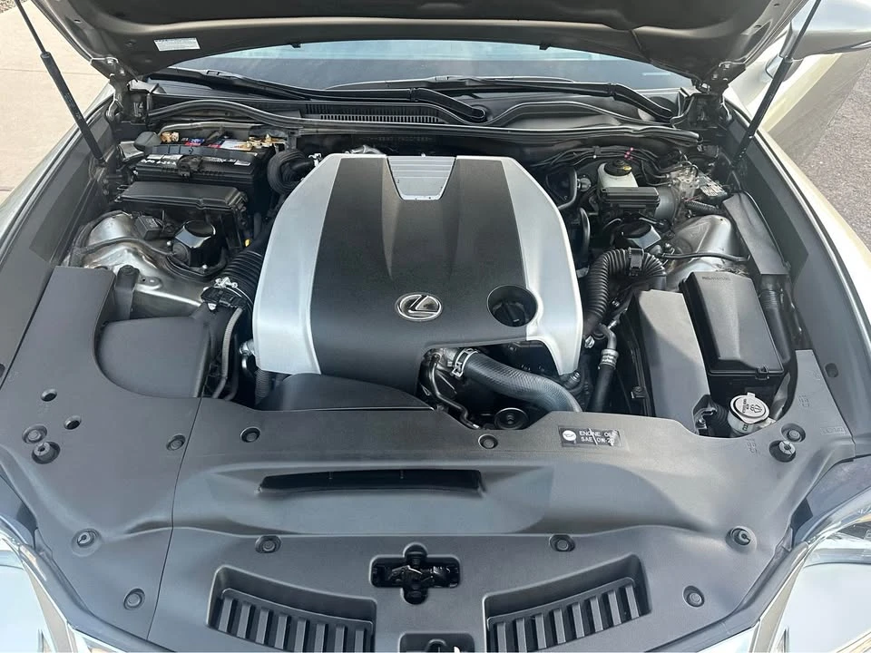 2015 Lexus RC - Image 7 of 12