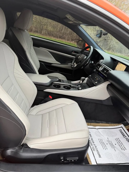 2015 Lexus RC - Image 10 of 19