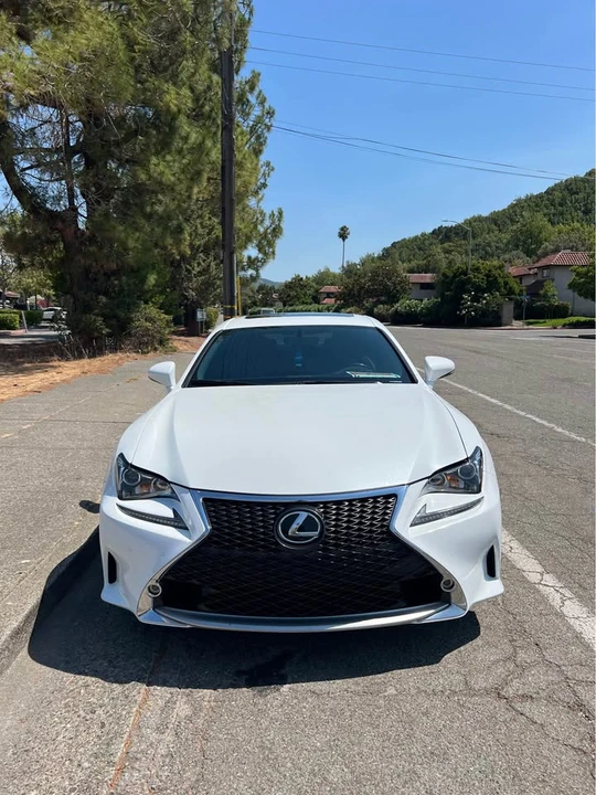 2015 Lexus RC - Image 2 of 7