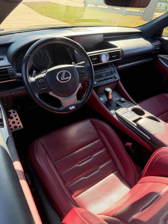 2015 Lexus RC - Image 12 of 20
