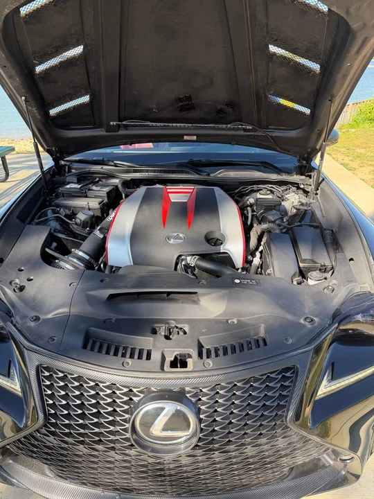 2015 Lexus RC - Image 9 of 20