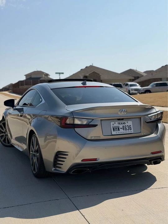 2015 Lexus RC - Image 4 of 7