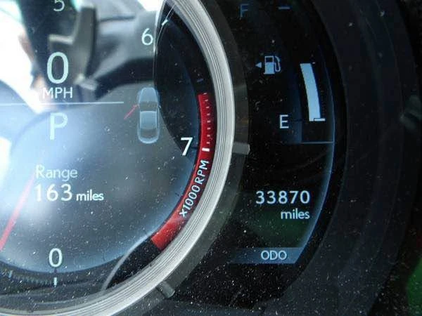 2015 Lexus RC - Image 13 of 19
