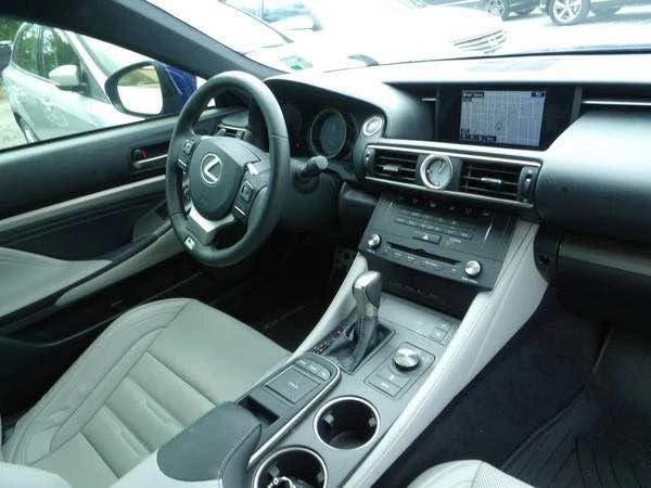 2015 Lexus RC - Image 10 of 19
