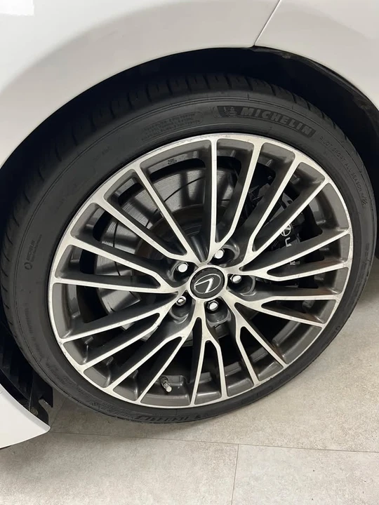 2015 Lexus RC F - Image 5 of 8