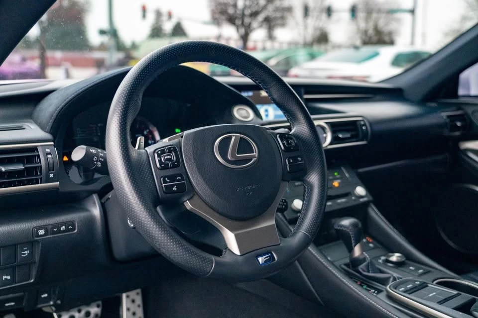 2015 Lexus RC F - Image 6 of 9