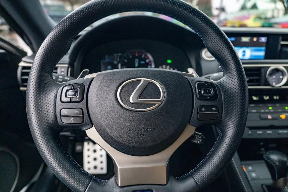2015 Lexus RC F - Image 8 of 10