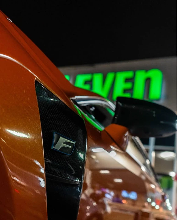 2015 Lexus RC F - Image 8 of 14