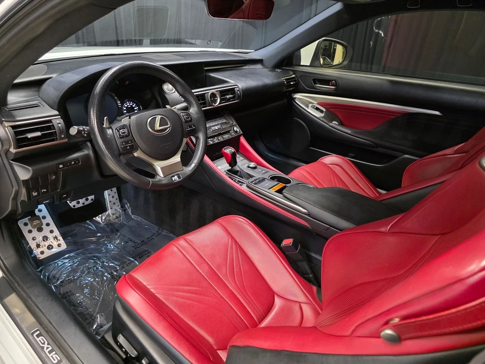 2015 Lexus RC F - Image 16 of 31