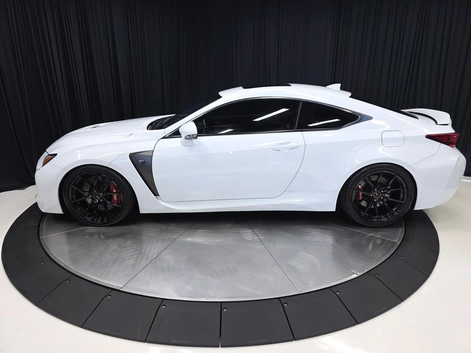 2015 Lexus RC F - Image 9 of 31