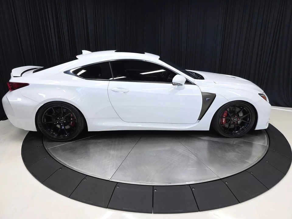 2015 Lexus RC F - Image 13 of 31