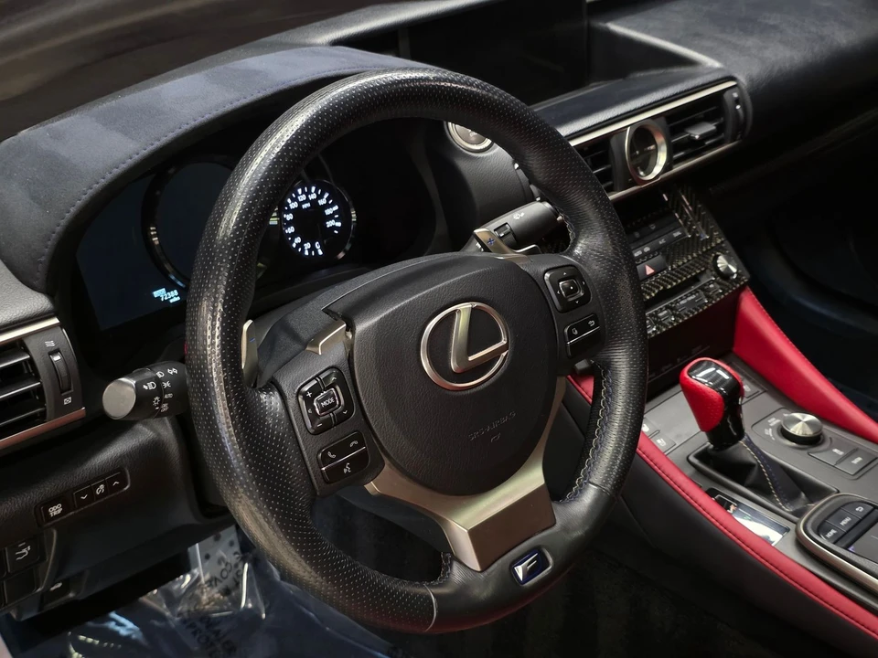 2015 Lexus RC F - Image 17 of 31