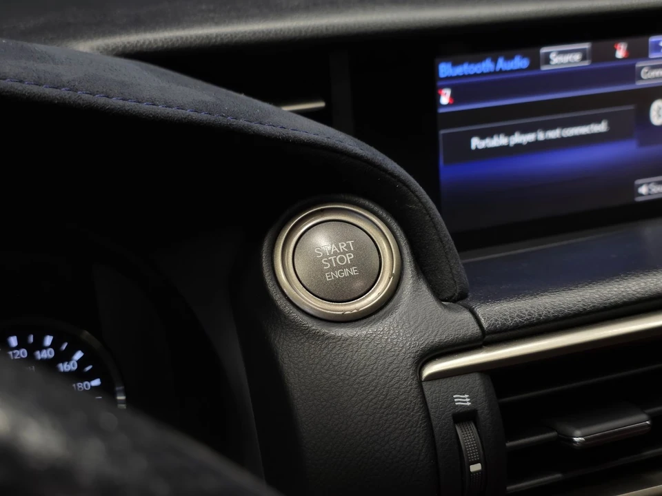 2015 Lexus RC F - Image 23 of 31