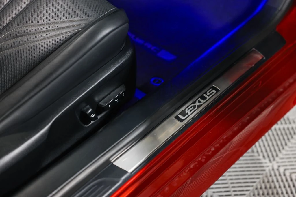 2015 Lexus RC F - Image 24 of 31
