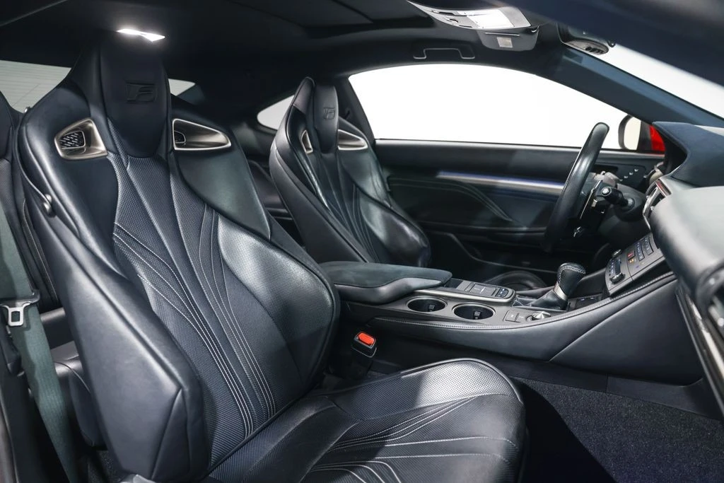 2015 Lexus RC F - Image 25 of 31