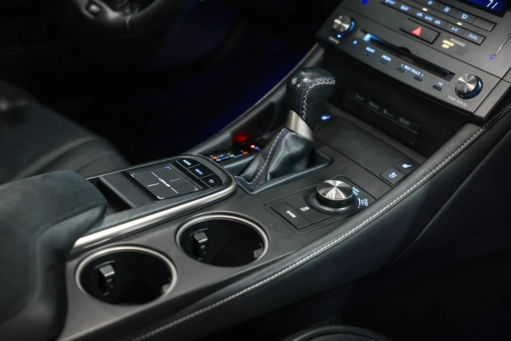 2015 Lexus RC F - Image 26 of 31