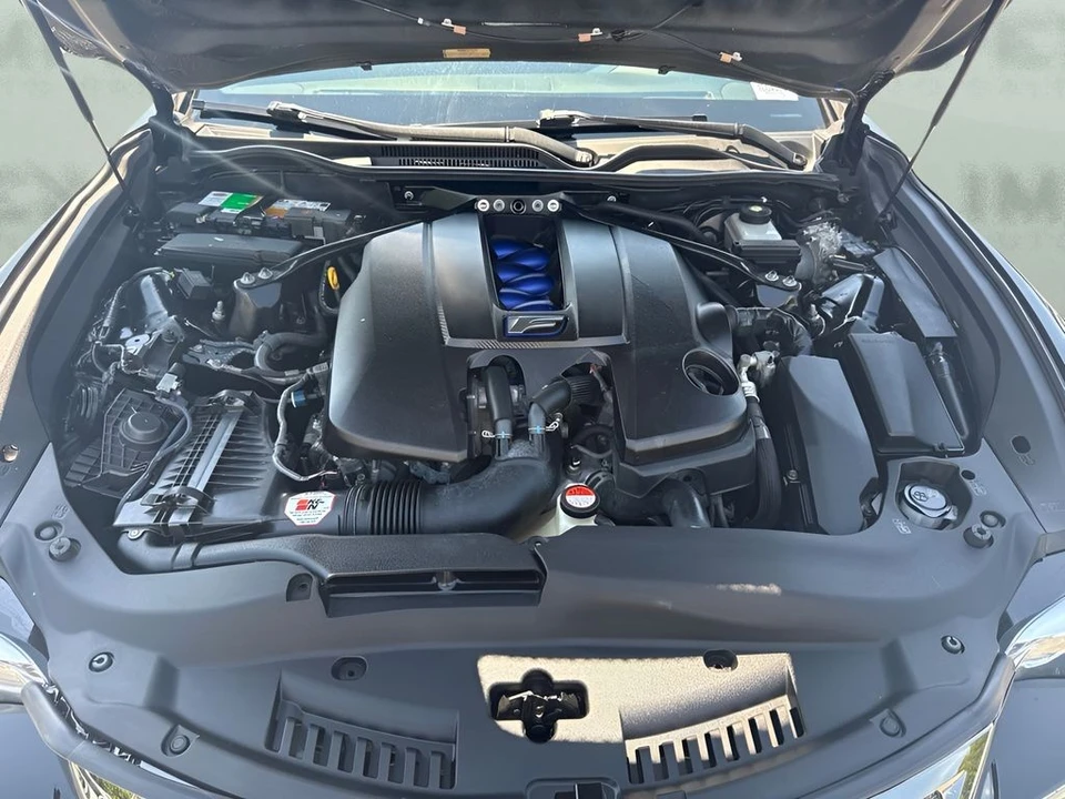 2015 Lexus RC F - Image 25 of 29