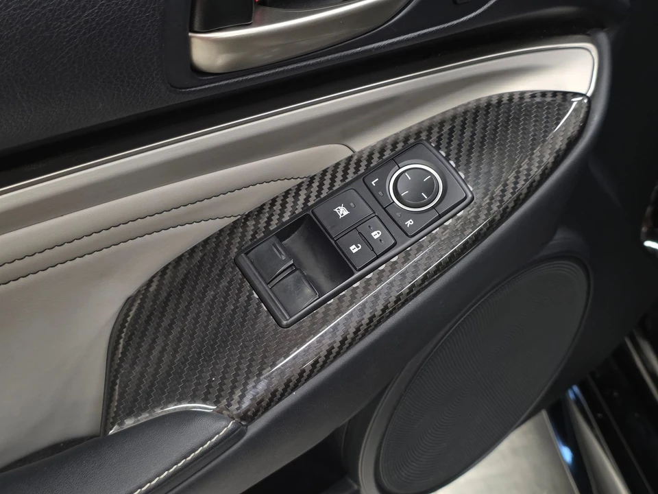 2015 Lexus RC F - Image 17 of 31