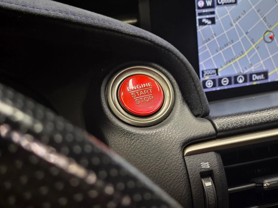 2015 Lexus RC F - Image 23 of 31