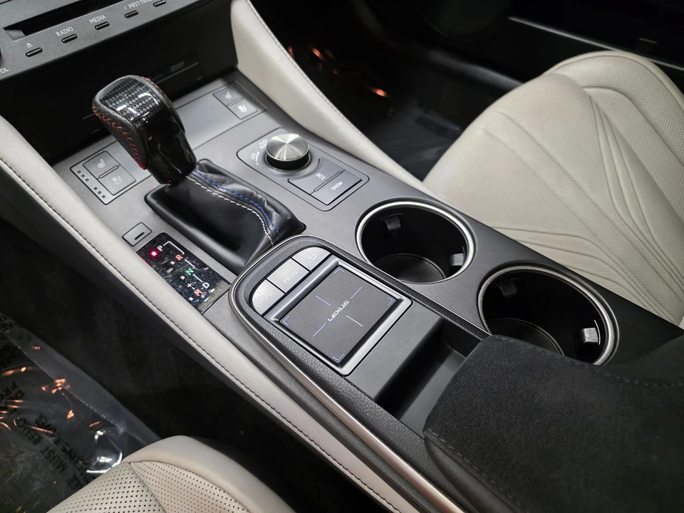 2015 Lexus RC F - Image 26 of 31
