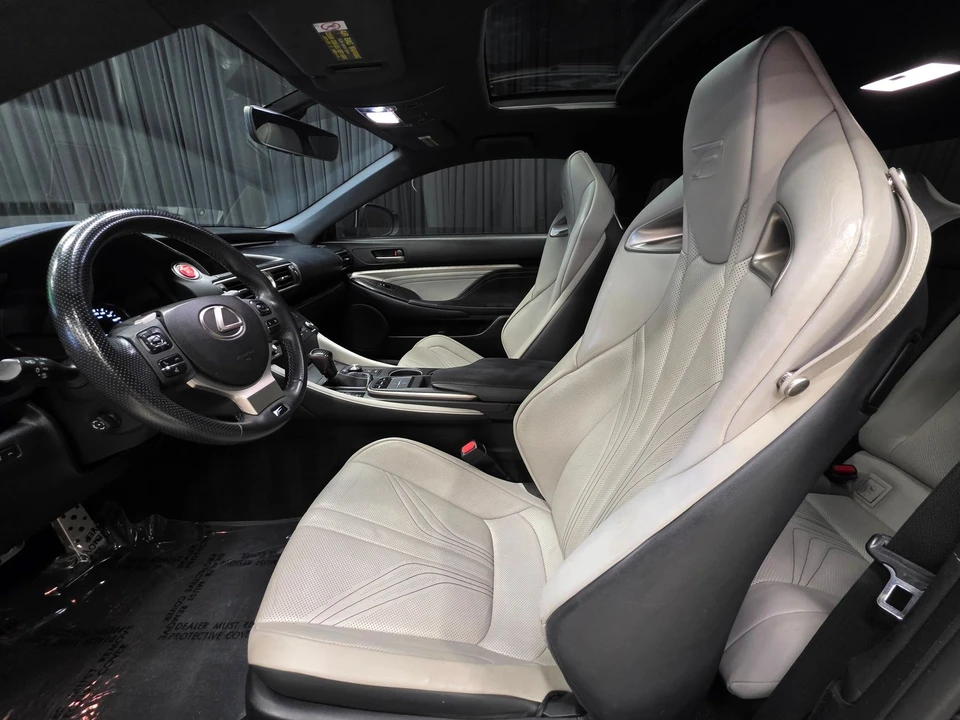 2015 Lexus RC F - Image 18 of 31
