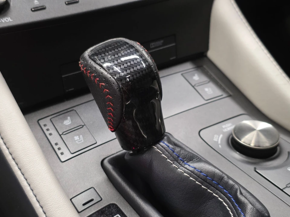 2015 Lexus RC F - Image 28 of 31