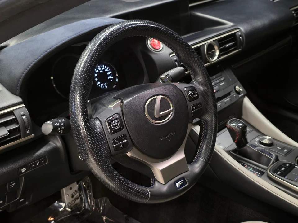 2015 Lexus RC F - Image 20 of 31