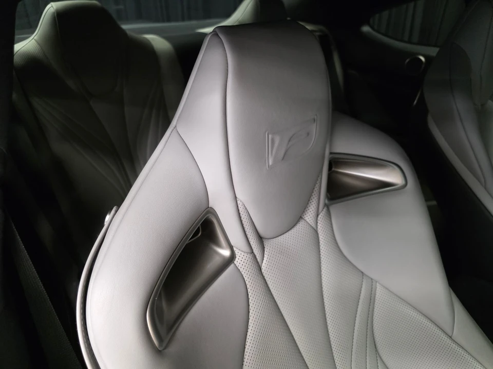 2015 Lexus - Image 29 of 31